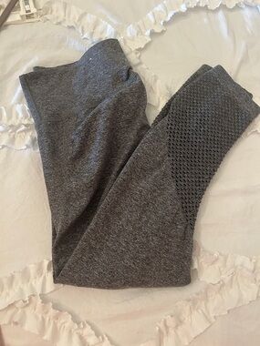 Old Navy Gray High-Waist Leggings with Mesh Panels